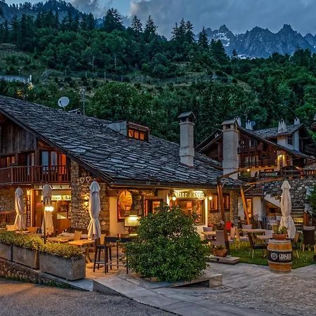 Hotel Pilier D'Angle & Wellness-3